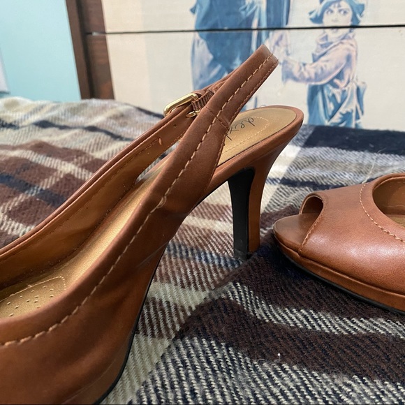 4 for $20 Dexflex Comfort Shoes Heels - Picture 7 of 11